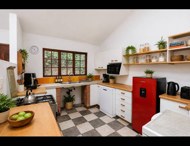 4 BEDROOM FREESTANDING FOR SALE IN PARK HILL